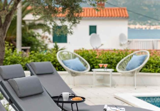 Apartamento en Arbanija - Apartamento en Arbanija con Terraza, Acondicionador, WIFI (5139-4) Apartamento en Arbanija - Apartamento en Arbanija con Terraza, Acondicionador, WIFI (5139-4)