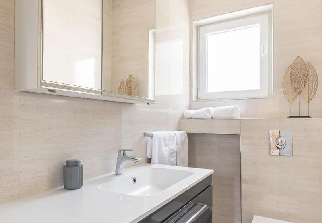 Apartamento en Arbanija - Apartamento en Arbanija con Seaview, Terraza, Acondicionador, WIFI (5139-1) Apartamento en Arbanija - Apartamento en Arbanija con Seaview, Terraza, Acondicionador, WIFI (5139-1)