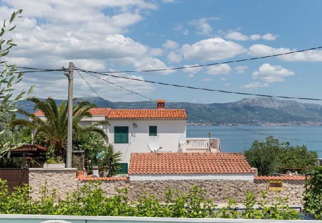 Apartamento en Arbanija - Apartamento en Arbanija con Seaview, Terraza, Acondicionador, WIFI (5139-1) Apartamento en Arbanija - Apartamento en Arbanija con Seaview, Terraza, Acondicionador, WIFI (5139-1)