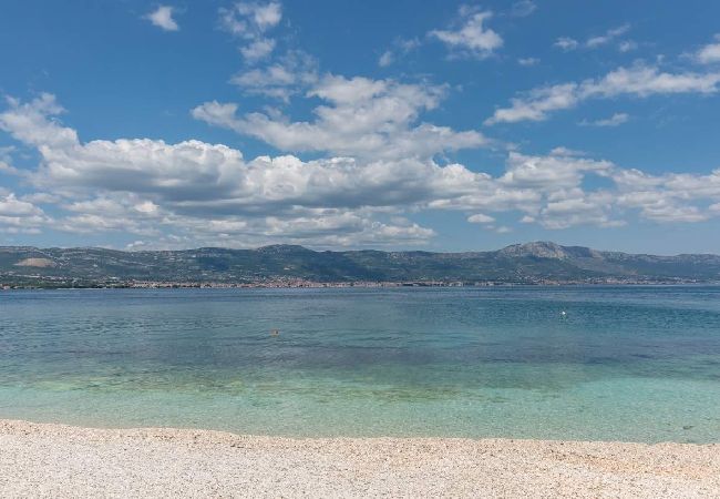 Apartamento en Arbanija - Apartamento en Arbanija con Seaview, Terraza, Acondicionador, WIFI (5139-1) Apartamento en Arbanija - Apartamento en Arbanija con Seaview, Terraza, Acondicionador, WIFI (5139-1)