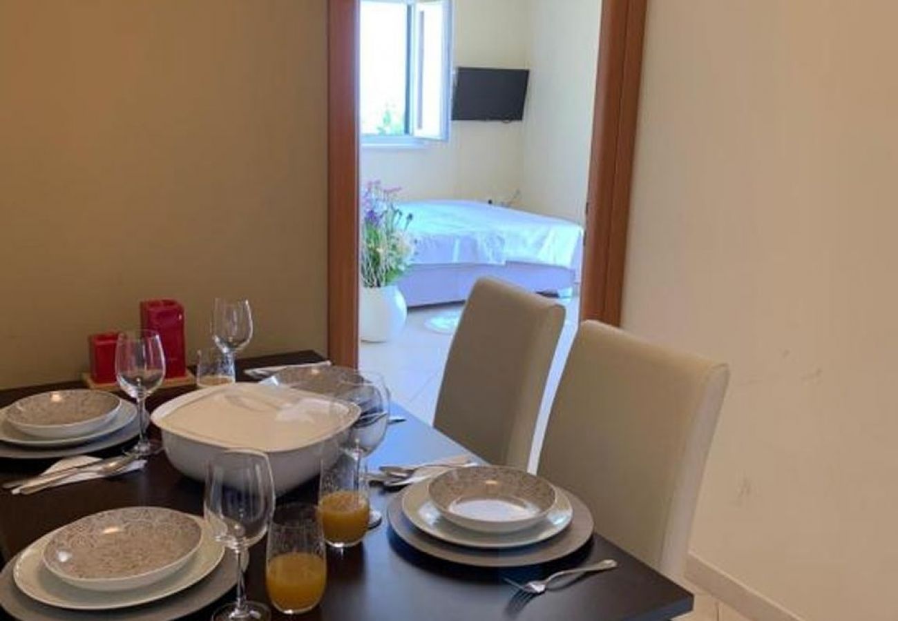 Apartamento en Mimice - Apartamento en Medići con Seaview, Balcón, Acondicionador, WIFI (907-4)