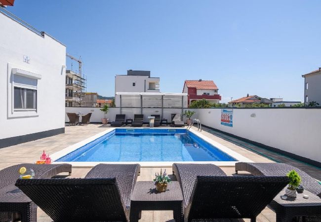 Apartamento en Okrug Gornji - Apartamento en Okrug Gornji con Seaview, Balcón, Acondicionador, WIFI (5134-7) Apartamento en Okrug Gornji - Apartamento en Okrug Gornji con Seaview, Balcón, Acondicionador, WIFI (5134-7)