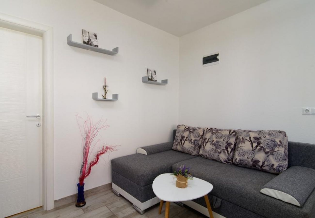 Apartamento en Okrug Gornji - Apartamento en Okrug Gornji con Seaview, Balcón, Acondicionador, WIFI (5134-7)