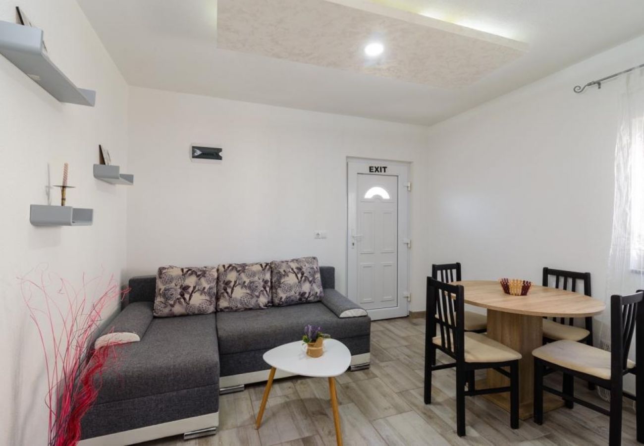 Apartamento en Okrug Gornji - Apartamento en Okrug Gornji con Seaview, Balcón, Acondicionador, WIFI (5134-7)