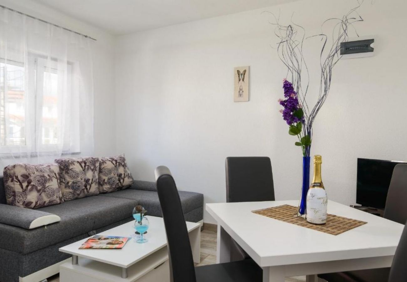 Apartamento en Okrug Gornji - Apartamento en Okrug Gornji con Seaview, Balcón, Acondicionador, WIFI (5134-6)