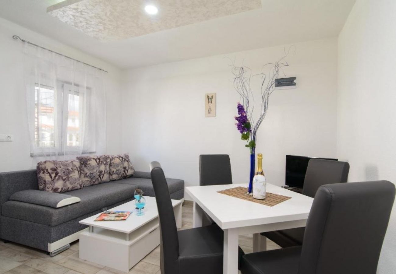 Apartamento en Okrug Gornji - Apartamento en Okrug Gornji con Seaview, Balcón, Acondicionador, WIFI (5134-6)