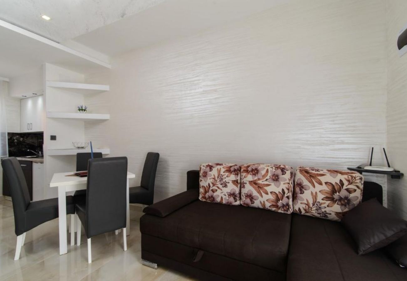 Apartamento en Okrug Gornji - Apartamento en Okrug Gornji con Seaview, Balcón, Acondicionador, WIFI (5134-5)