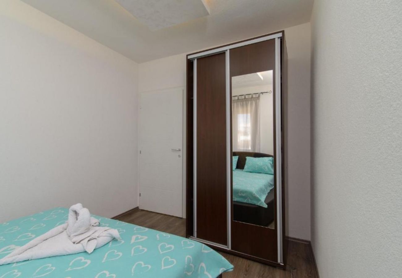 Apartamento en Okrug Gornji - Apartamento en Okrug Gornji con Seaview, Terraza, Acondicionador, WIFI (5134-4)