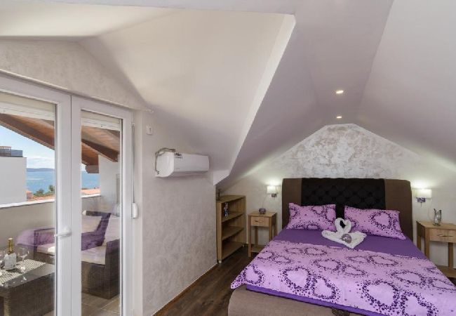 Apartamento en Okrug Gornji - Apartamento en Okrug Gornji con Seaview, Balcón, Acondicionador, WIFI (5134-3) Apartamento en Okrug Gornji - Apartamento en Okrug Gornji con Seaview, Balcón, Acondicionador, WIFI (5134-3)