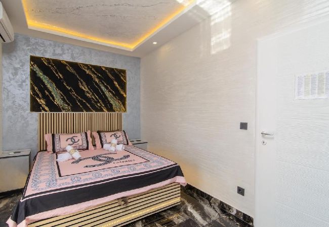 Apartamento en Okrug Gornji - Apartamento en Okrug Gornji con Seaview, Balcón, Acondicionador, WIFI (5134-3) Apartamento en Okrug Gornji - Apartamento en Okrug Gornji con Seaview, Balcón, Acondicionador, WIFI (5134-3)