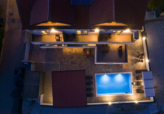 Apartamento en Okrug Gornji - Apartamento en Okrug Gornji con Seaview, Balcón, Acondicionador, WIFI (5134-3) Apartamento en Okrug Gornji - Apartamento en Okrug Gornji con Seaview, Balcón, Acondicionador, WIFI (5134-3)