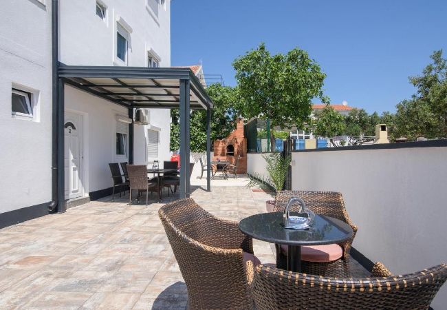 Apartamento en Okrug Gornji - Apartamento en Okrug Gornji con Seaview, Balcón, Acondicionador, WIFI (5134-3) Apartamento en Okrug Gornji - Apartamento en Okrug Gornji con Seaview, Balcón, Acondicionador, WIFI (5134-3)