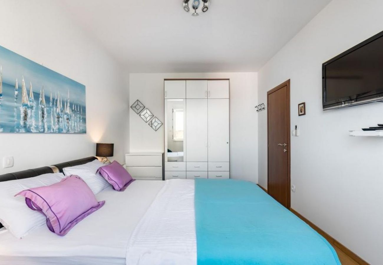 Apartamento en Split - Apartamento en Split con Seaview, Balcón, Acondicionador, WIFI (5141-1)