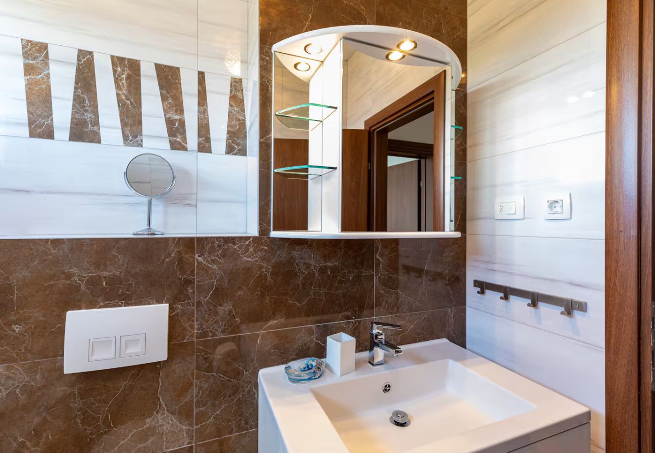 Apartamento en Split - Apartamento en Split con Balcón, Acondicionador, WIFI (5141-1)