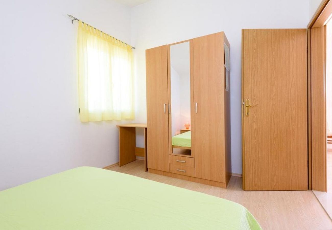 Apartamento en Seget Vranjica - Apartamento en Seget Vranjica con Seaview, Balcón, Acondicionador, WIFI (5142-2)