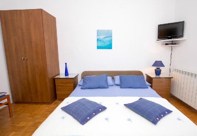 Estudio en Duce - Apartamento Estudio en Duće con Seaview, Balcón, Acondicionador, WIFI (5146-2) Estudio en Duce - Apartamento Estudio en Duće con Seaview, Balcón, Acondicionador, WIFI (5146-2)