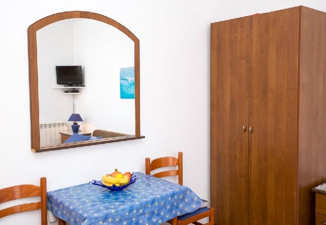 Estudio en Duce - Apartamento Estudio en Duće con Seaview, Balcón, Acondicionador, WIFI (5146-2) Estudio en Duce - Apartamento Estudio en Duće con Seaview, Balcón, Acondicionador, WIFI (5146-2)