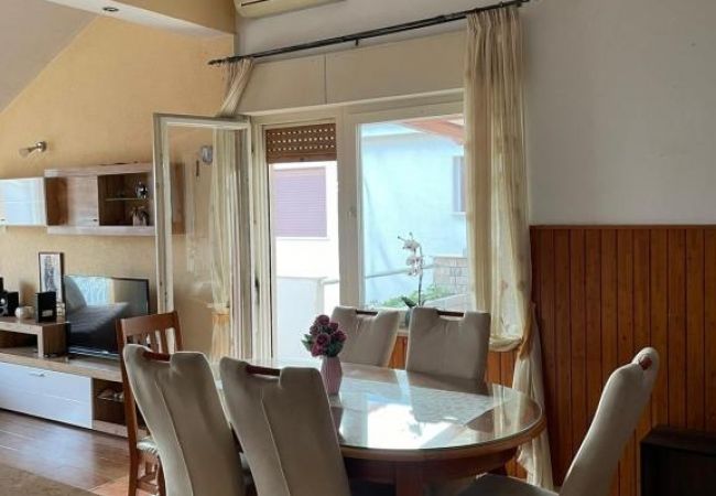 Apartamento en Duce - Apartamento en Duće con Seaview, Balcón, Acondicionador, WIFI (5146-4) Apartamento en Duce - Apartamento en Duće con Seaview, Balcón, Acondicionador, WIFI (5146-4)