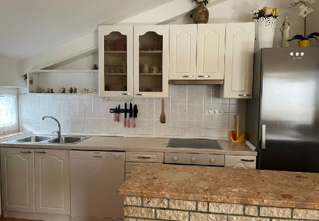 Apartamento en Duce - Apartamento en Duće con Seaview, Balcón, Acondicionador, WIFI (5146-4) Apartamento en Duce - Apartamento en Duće con Seaview, Balcón, Acondicionador, WIFI (5146-4)