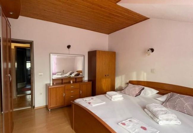 Apartamento en Duce - Apartamento en Duće con Seaview, Balcón, Acondicionador, WIFI (5146-4) Apartamento en Duce - Apartamento en Duće con Seaview, Balcón, Acondicionador, WIFI (5146-4)