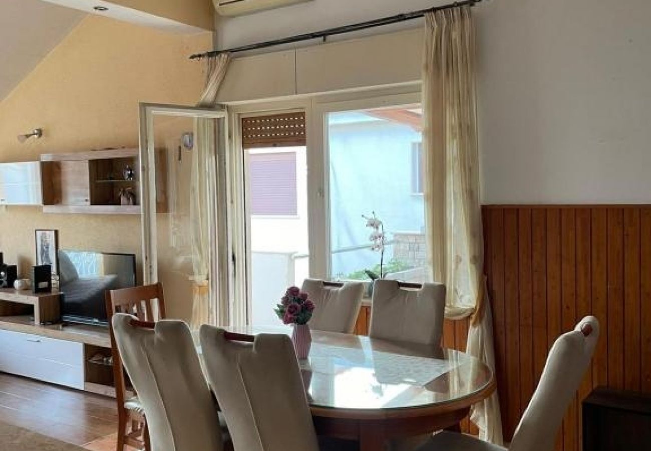 Apartamento en Duce - Apartamento en Duće con Seaview, Balcón, Acondicionador, WIFI (5146-4)