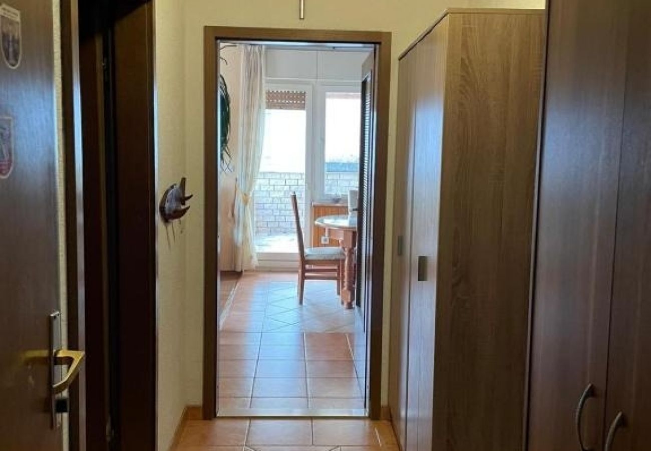 Apartamento en Duce - Apartamento en Duće con Seaview, Balcón, Acondicionador, WIFI (5146-4)