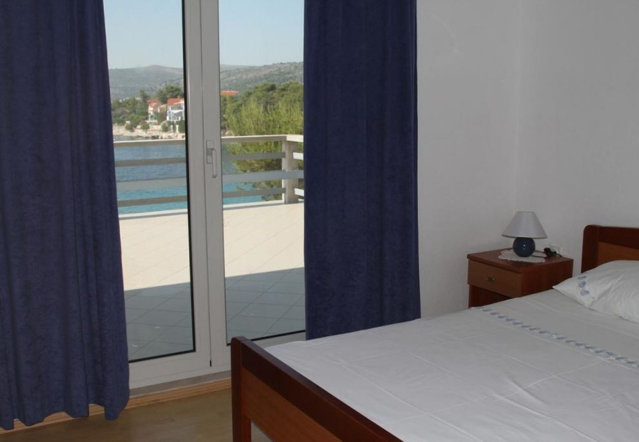 Apartamento en Ražanj - Apartamento en Ražanj con Seaview, Terraza, Acondicionador, WIFI (5150-1)