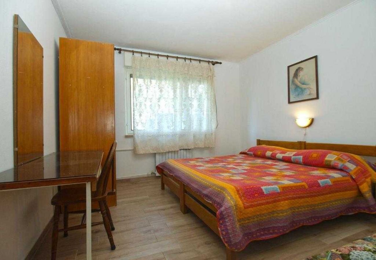 Apartamento en Pula - Apartamento en Pula con Terraza, Acondicionador, WIFI, Lavadora (633-6)