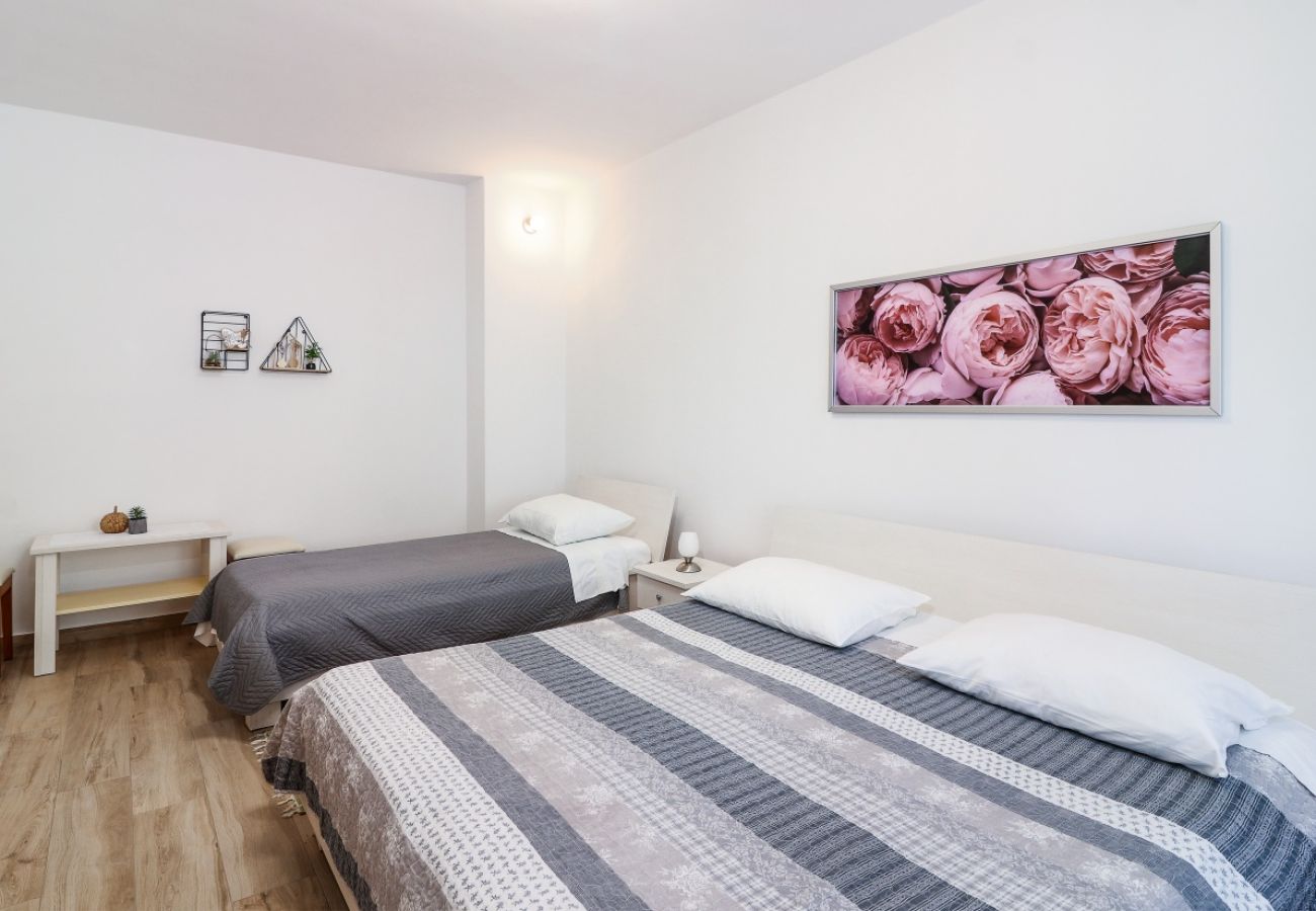Apartamento en Primošten - Apartamento en Primošten con Seaview, Terraza, Acondicionador, WIFI (5155-1)