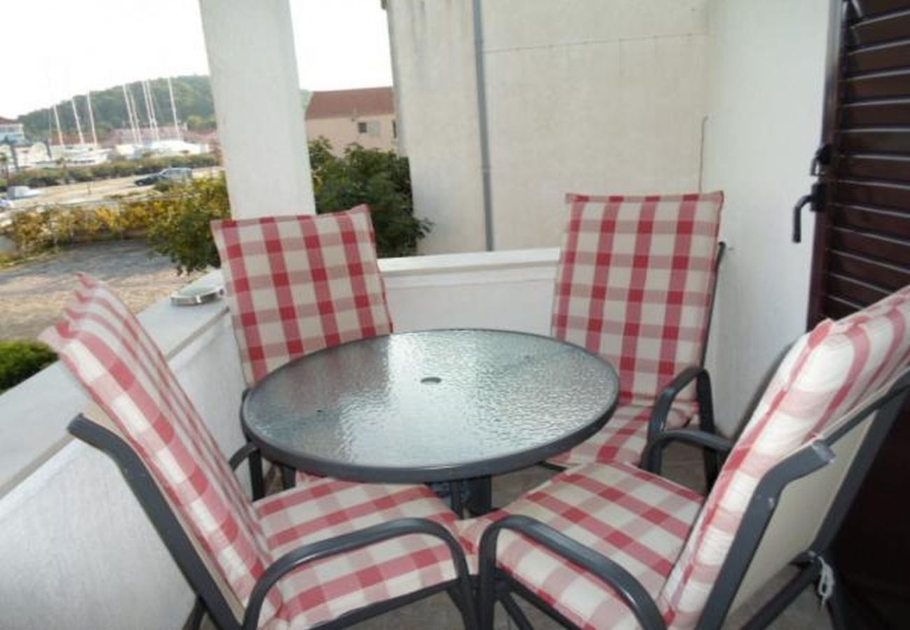 Apartamento en Rogoznica - Apartamento en Rogoznica con Seaview, Balcón, Acondicionador, WIFI (5153-2)