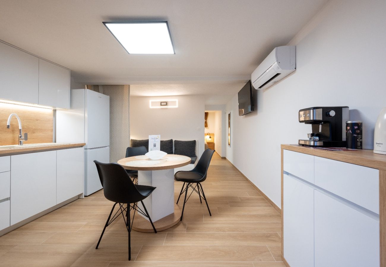 Estudio en Mastrinka - Apartamento Estudio en Mastrinka con Loggia, Acondicionador, WIFI (5159-2)