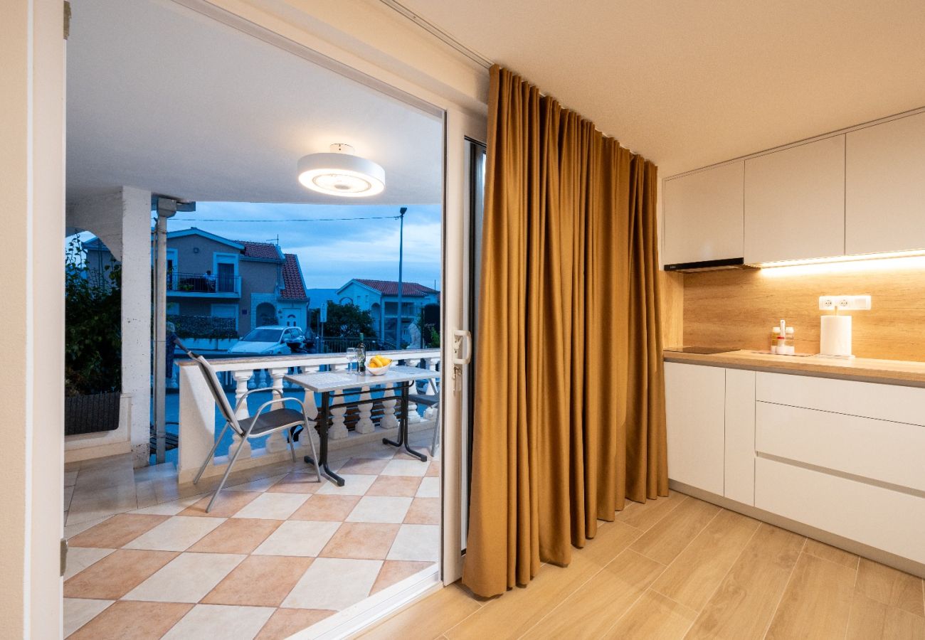 Estudio en Mastrinka - Apartamento Estudio en Mastrinka con Loggia, Acondicionador, WIFI (5159-2)