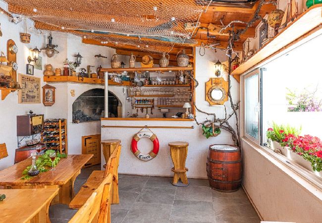 Apartamento en Okrug Gornji - Apartamento en Okrug Gornji con Seaview, Terraza, Acondicionador, WIFI (5160-2) Apartamento en Okrug Gornji - Apartamento en Okrug Gornji con Seaview, Terraza, Acondicionador, WIFI (5160-2)