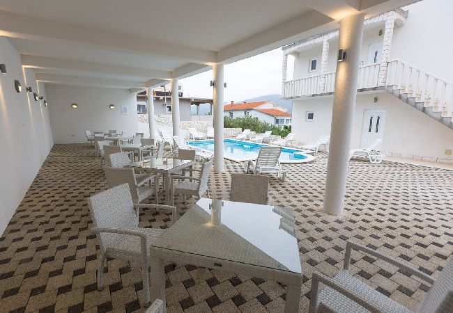 Apartamento en Okrug Donji - Apartamento en Okrug Donji con Seaview, Balcón, Acondicionador, WIFI (5166-4) Apartamento en Okrug Donji - Apartamento en Okrug Donji con Seaview, Balcón, Acondicionador, WIFI (5166-4)