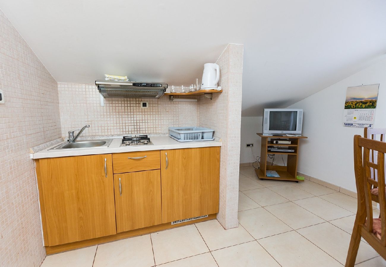 Apartamento en Okrug Donji - Apartamento en Okrug Donji con Seaview, Balcón, Acondicionador, WIFI (5166-5)