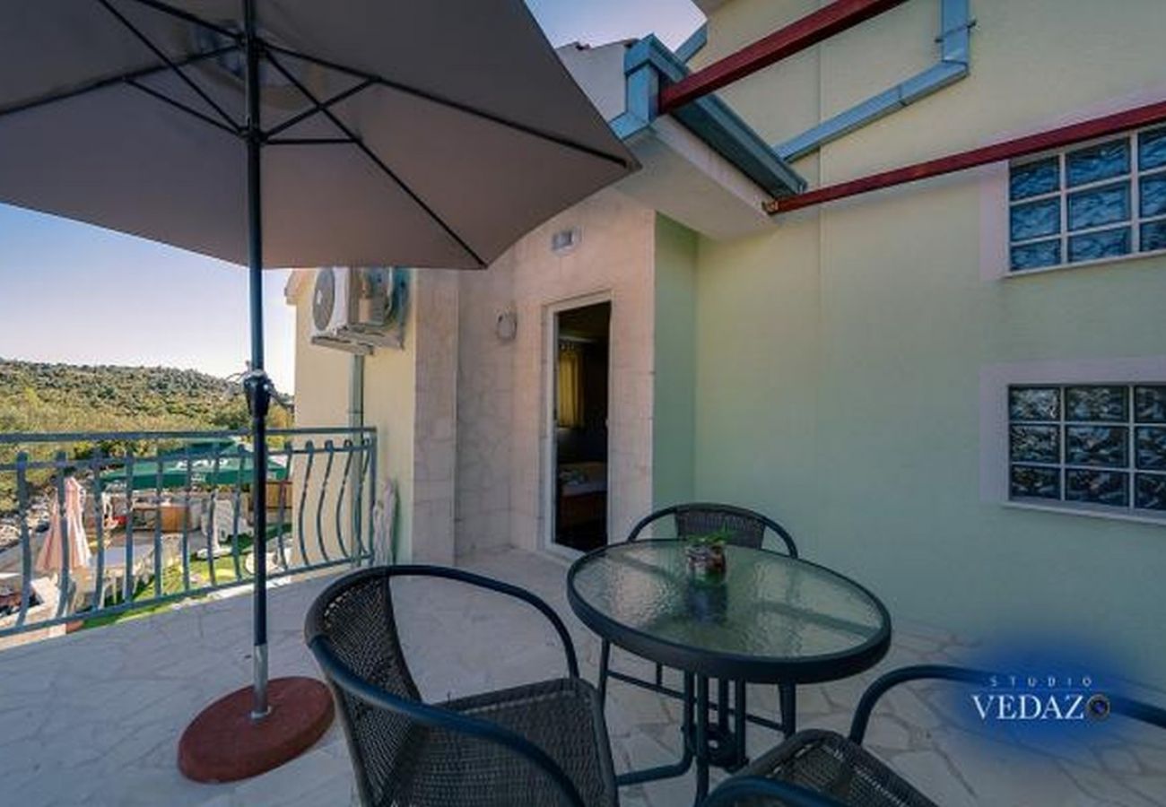 Apartamento en Ražanj - Apartamento en Ražanj con Terraza, Acondicionador, WIFI, Lavadora (4773-4)