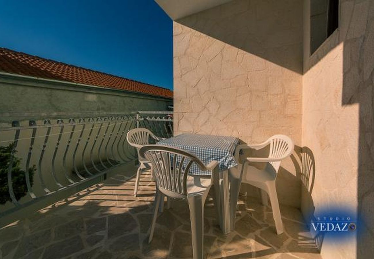 Apartamento en Ražanj - Apartamento en Ražanj con Terraza, Acondicionador, WIFI, Lavadora (4773-4)