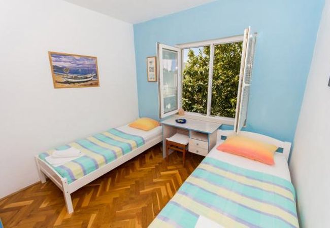 Apartamento en Okrug Gornji - Apartamento en Okrug Gornji con Seaview, Balcón, Acondicionador, WIFI (5167-2) Apartamento en Okrug Gornji - Apartamento en Okrug Gornji con Seaview, Balcón, Acondicionador, WIFI (5167-2)