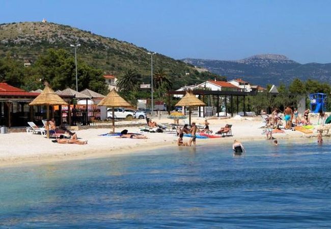 Apartamento en Okrug Gornji - Apartamento en Okrug Gornji con Seaview, Balcón, Acondicionador, WIFI (5167-2) Apartamento en Okrug Gornji - Apartamento en Okrug Gornji con Seaview, Balcón, Acondicionador, WIFI (5167-2)