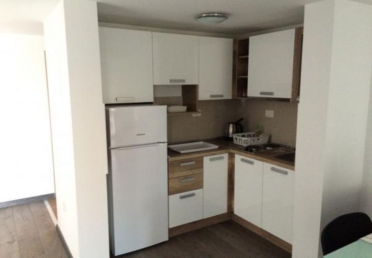 Apartamento en Rogoznica - Apartamento en Rogoznica con Balcón, Acondicionador, WIFI, Lavadora (5173-1)