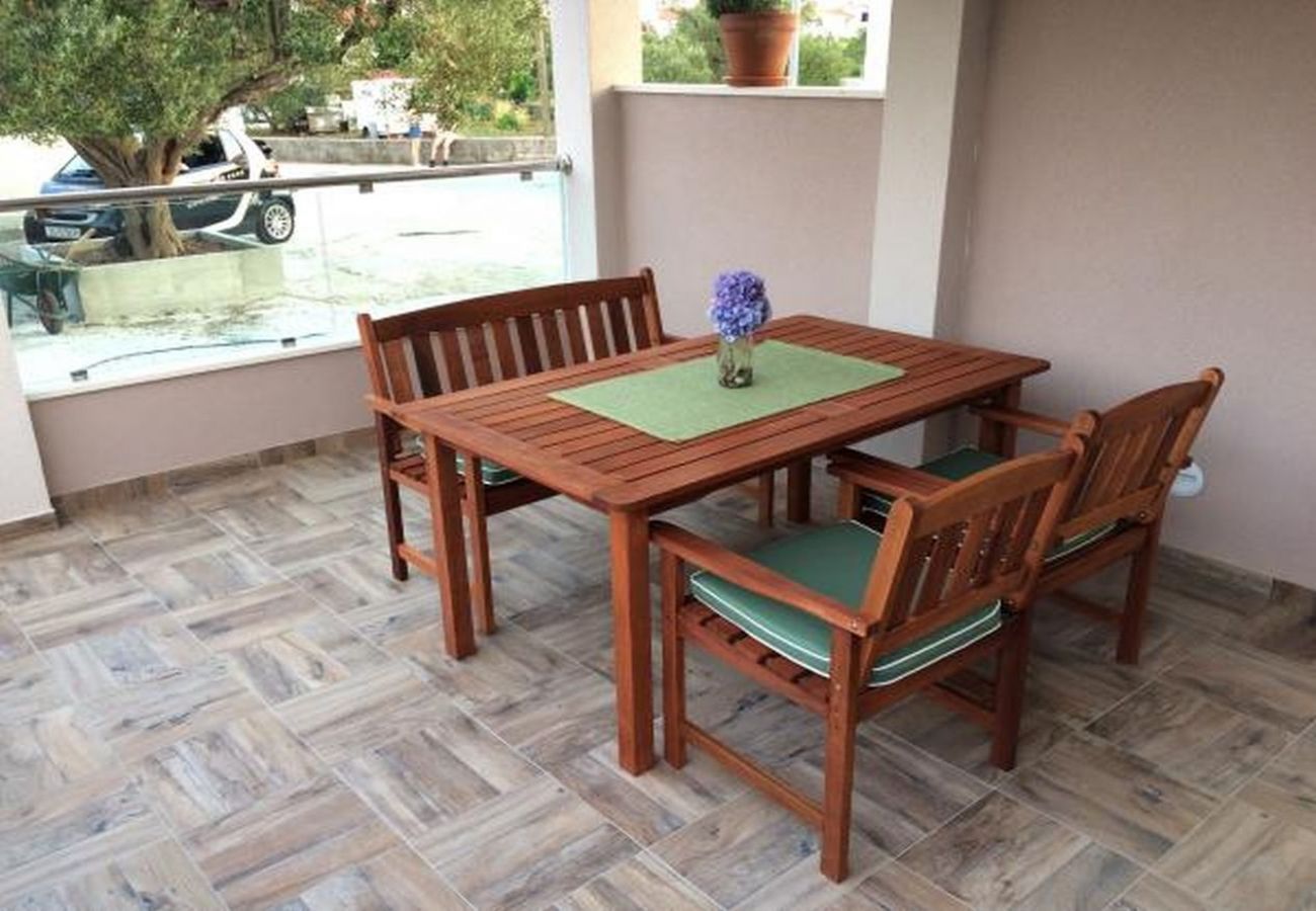 Apartamento en Rogoznica - Apartamento en Rogoznica con Balcón, Acondicionador, WIFI, Lavadora (5173-1)