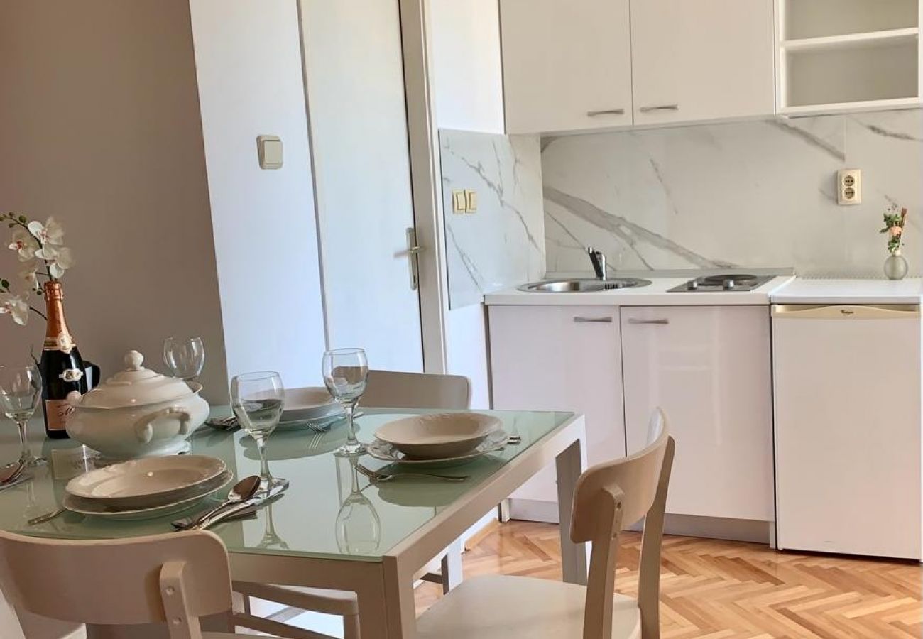 Apartamento en Duce - Apartamento en Duće con Seaview, Balcón, Acondicionador, WIFI (4174-10)