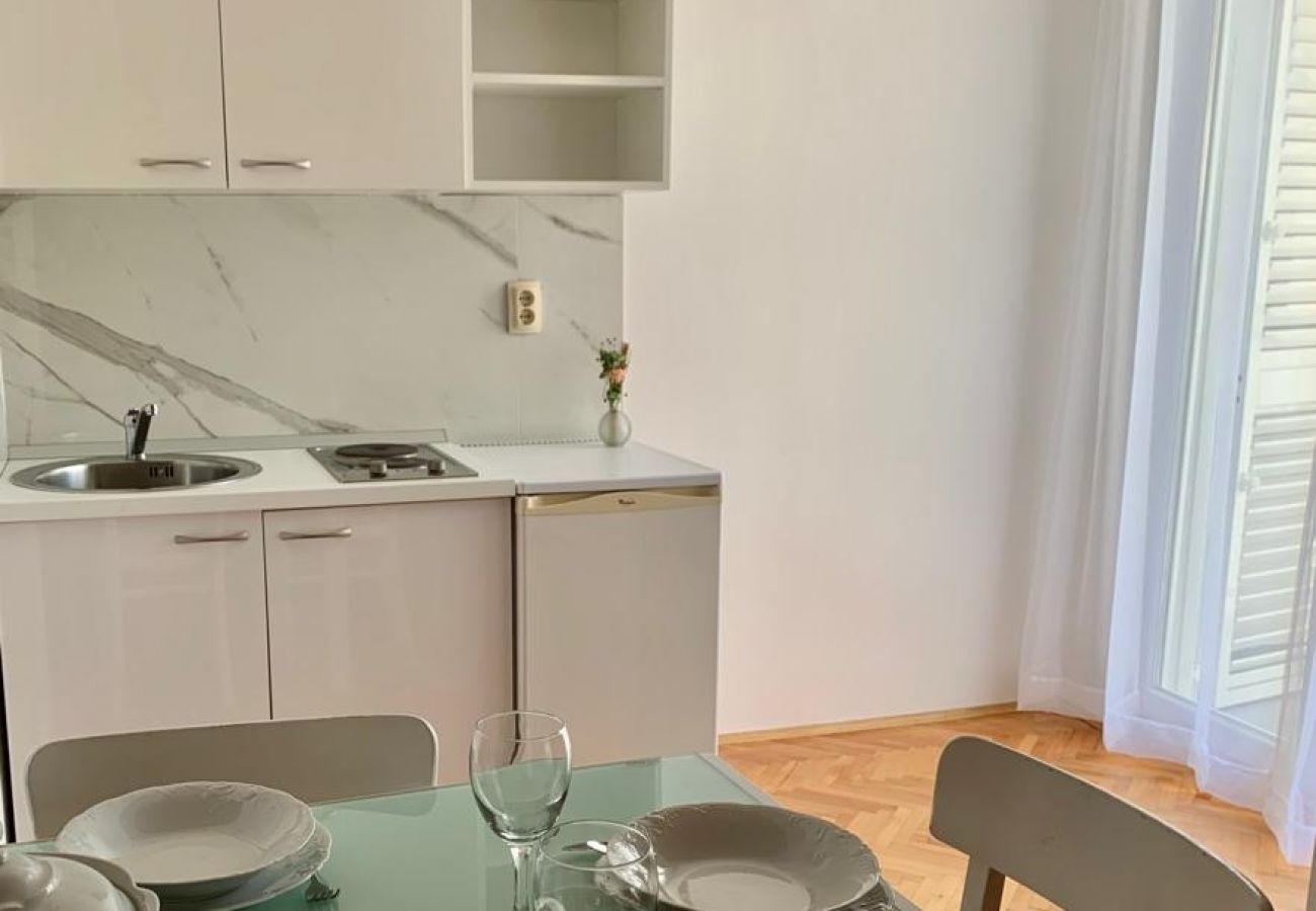 Apartamento en Duce - Apartamento en Duće con Seaview, Balcón, Acondicionador, WIFI (4174-10)