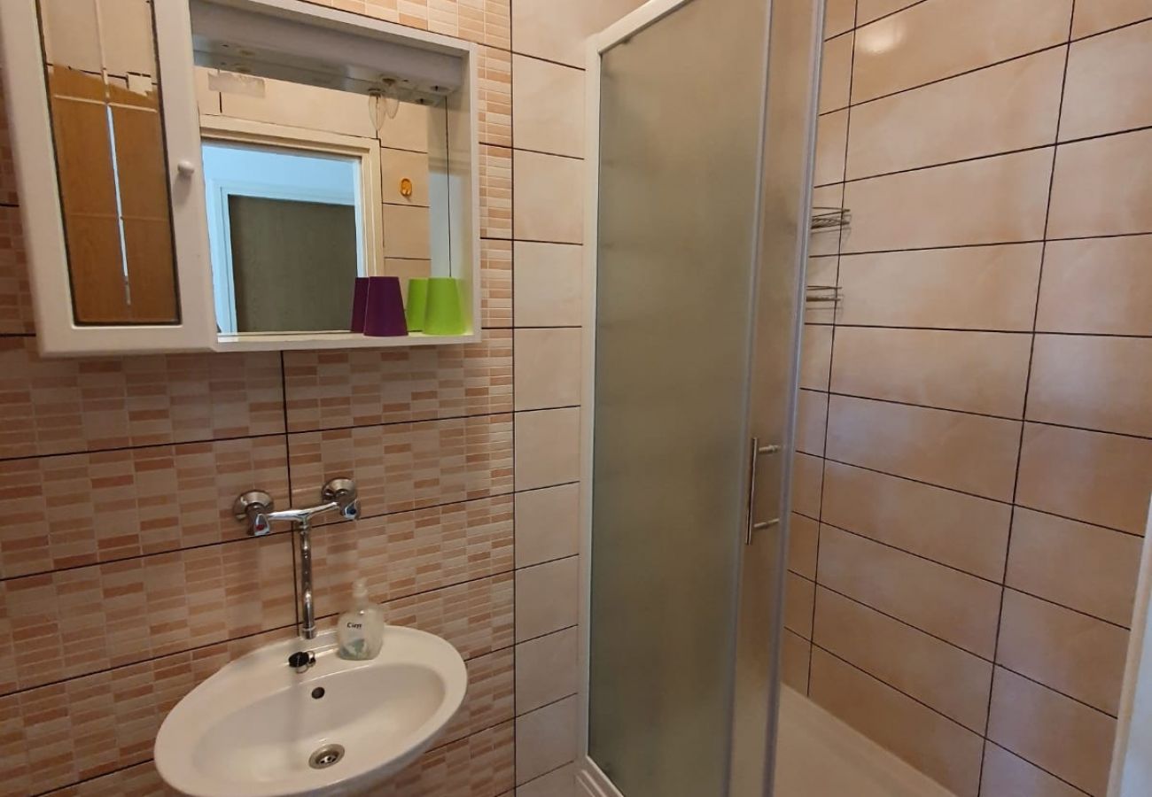 Apartamento en Sibenik - Apartamento en Brodarica con Terraza, Acondicionador, WIFI, Lavavajillas (5185-1)