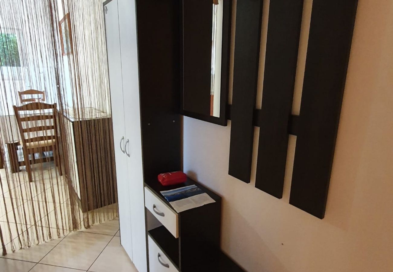 Apartamento en Šibenik-Brodarica - Apartamento en Brodarica con Terraza, Acondicionador, WIFI (5185-3)