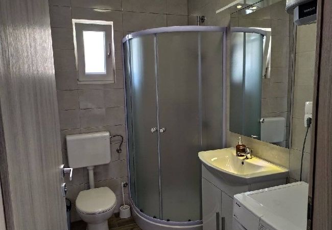 Apartamento en Okrug Gornji - Apartamento en Okrug Gornji con Seaview, Balcón, Acondicionador, WIFI (5059-4) Apartamento en Okrug Gornji - Apartamento en Okrug Gornji con Seaview, Balcón, Acondicionador, WIFI (5059-4)