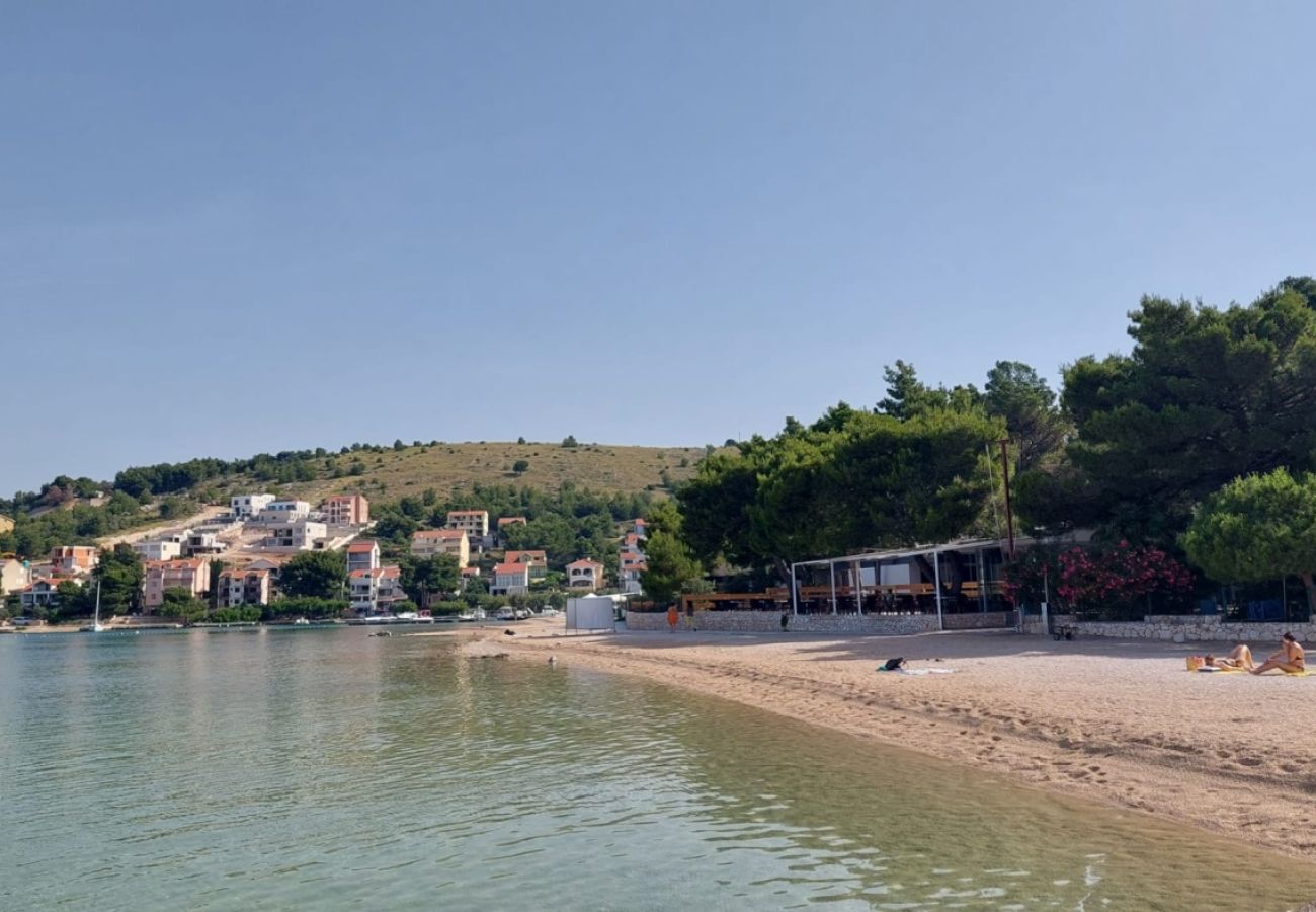 Apartamento en Žaborić - Apartamento en Žaborić con Seaview, Balcón, Acondicionador, WIFI (5177-2)