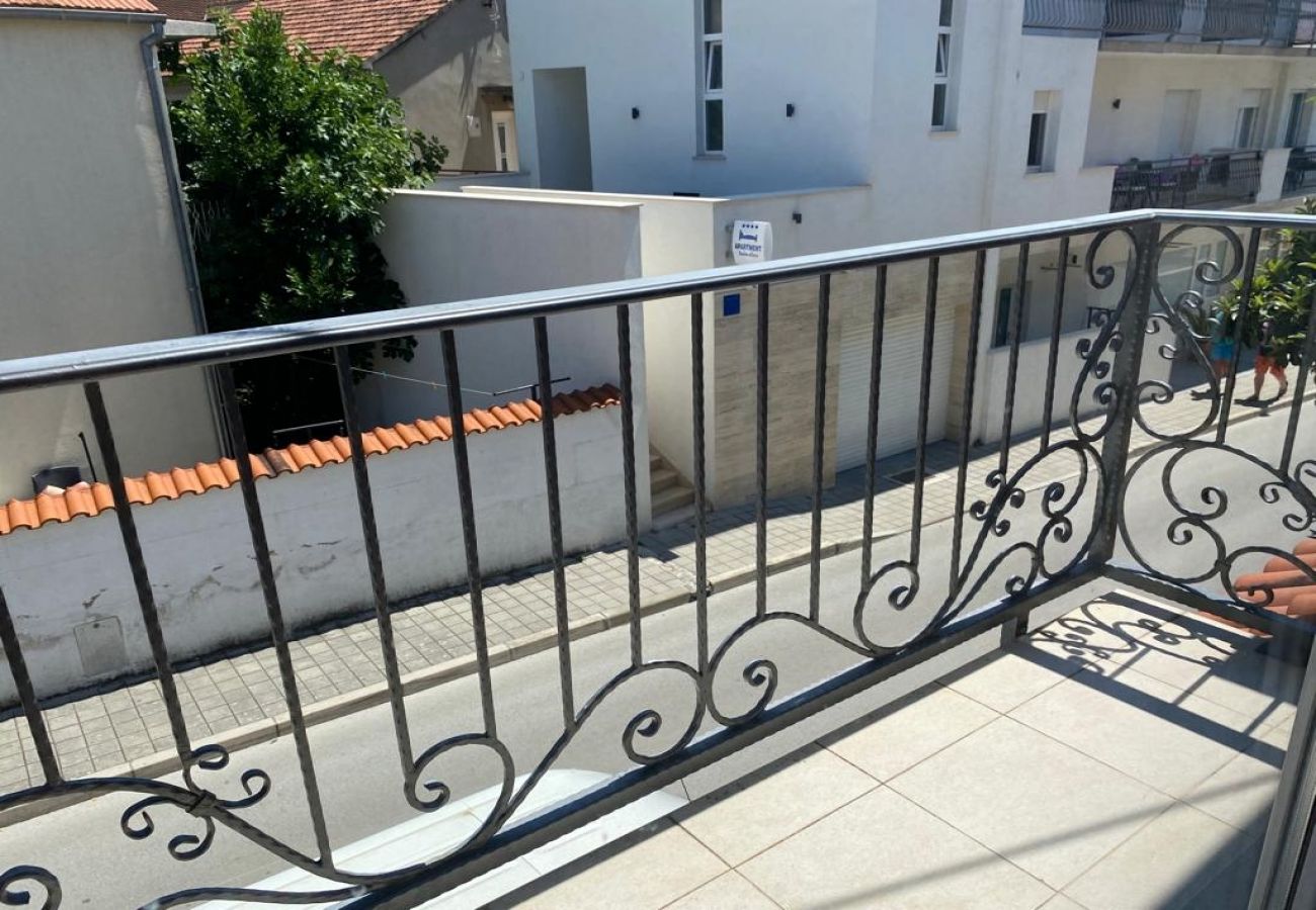 Apartamento en Vodice - Apartamento en Vodice con Acondicionador, WIFI, Lavadora, Lavavajillas (4323-5)