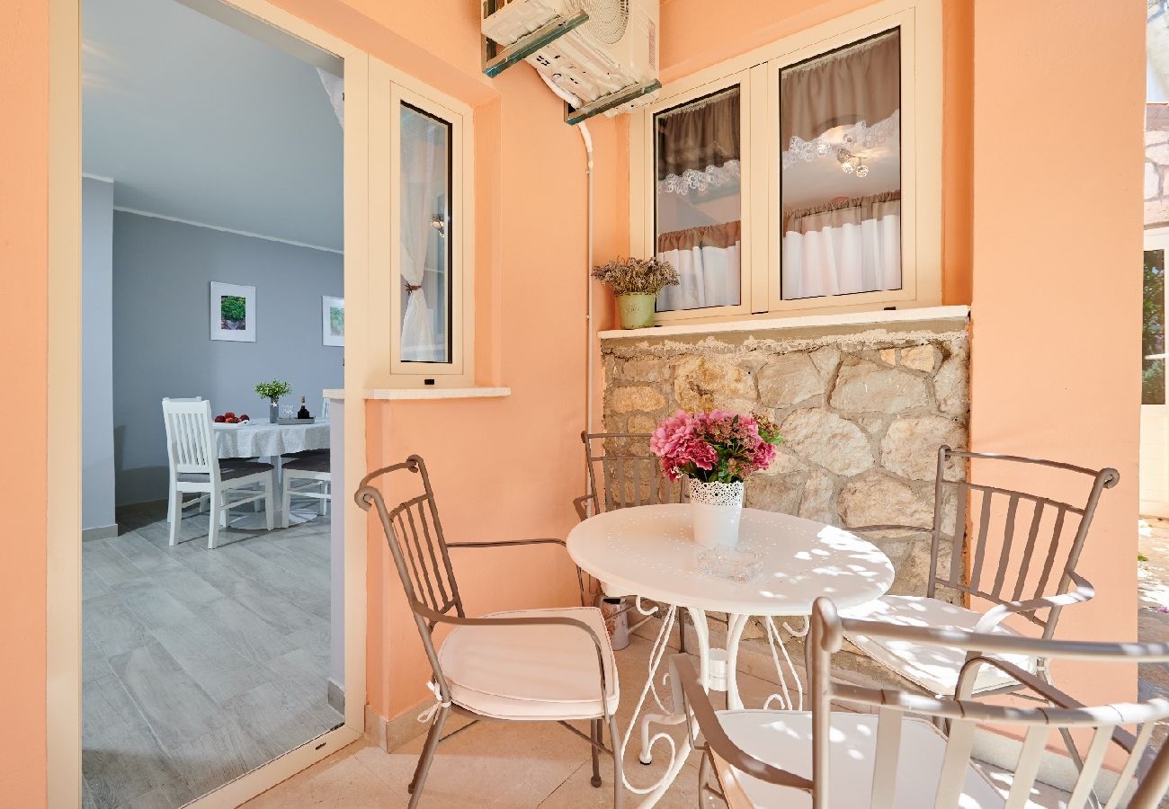 Apartamento en Trogir - Apartamento en Trogir con Balcón, Acondicionador, WIFI, Lavadora (5058-3)