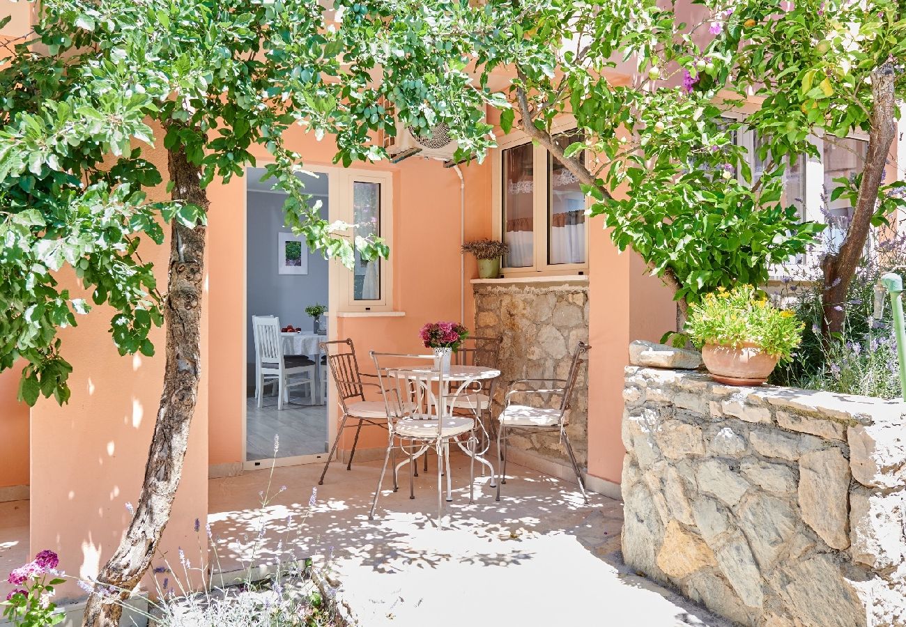 Apartamento en Trogir - Apartamento en Trogir con Balcón, Acondicionador, WIFI, Lavadora (5058-3)